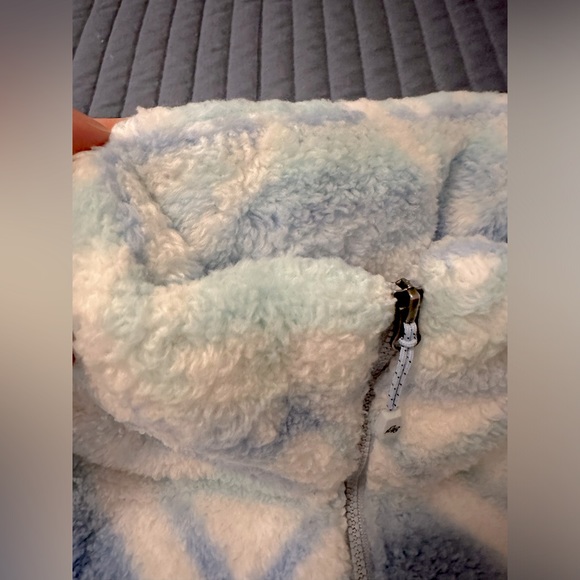 Eddie Bauer Women’s Fireside Plush 1/4 Zip Fleece - Picture 3 of 6